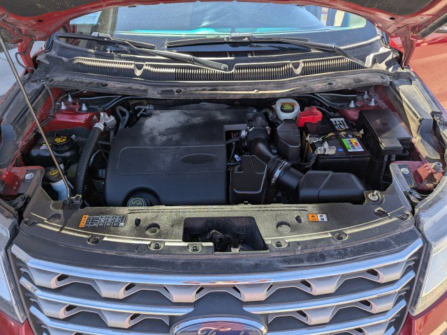 Used 2016 Ford Explorer XLT image 28