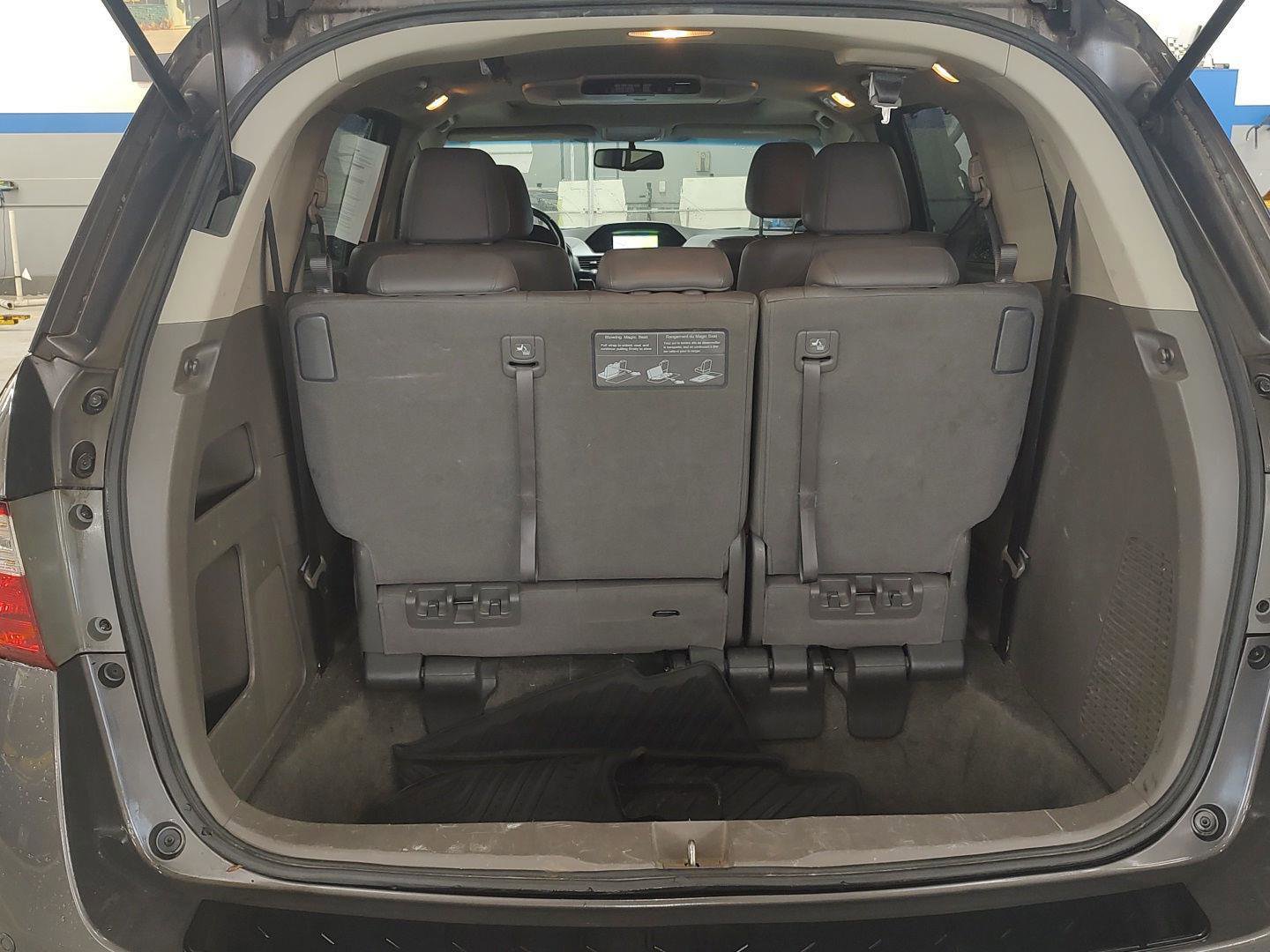 Used 2012 Honda Odyssey Touring Elite image 27