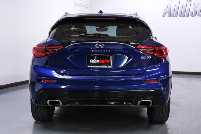 Used 2018 INFINITI QX30 Premium w/ Cargo Package image 11