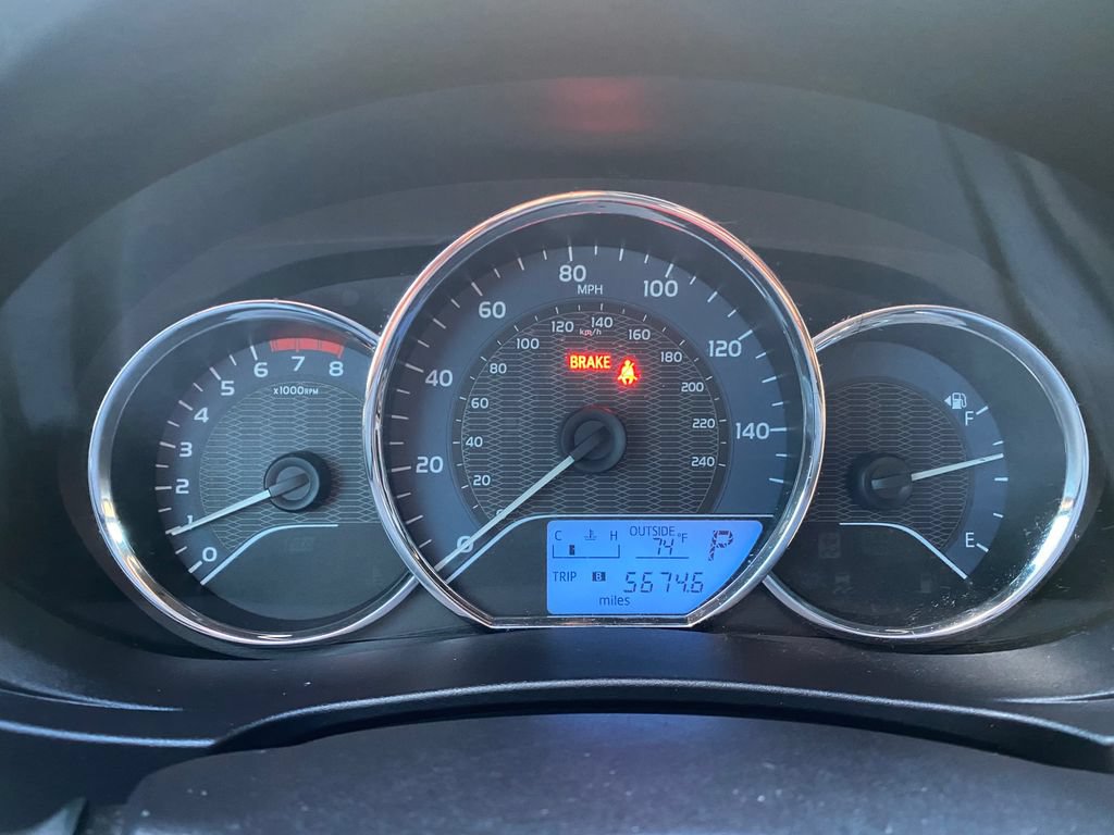 Used 2015 Toyota Corolla LE FWD image 33