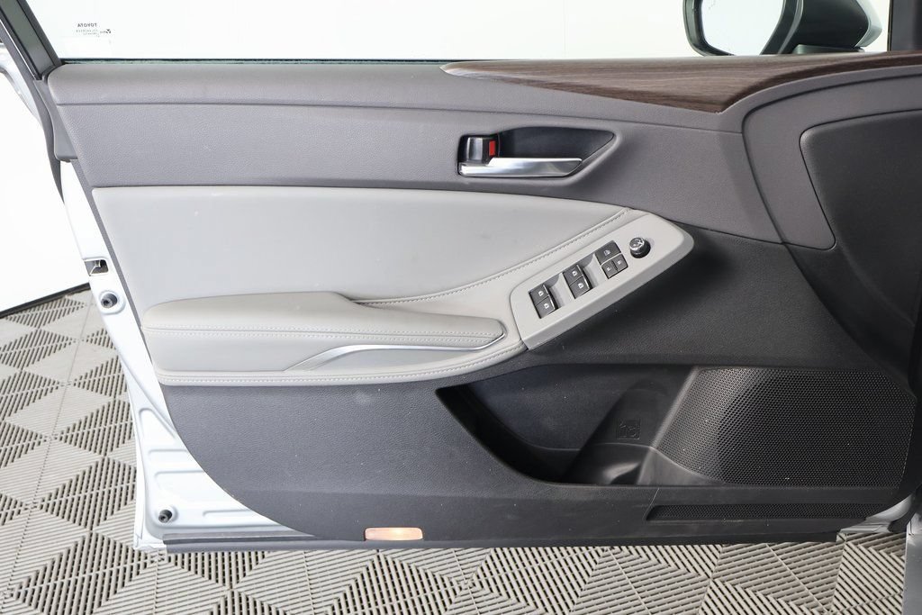 Used 2021 Toyota Avalon XLE w/ Carpet Mat Package (TMS) FWD image 10