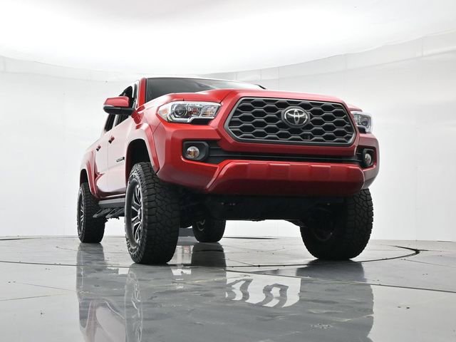 Used 2022 Toyota Tacoma TRD Sport w/ Technology Package image 35