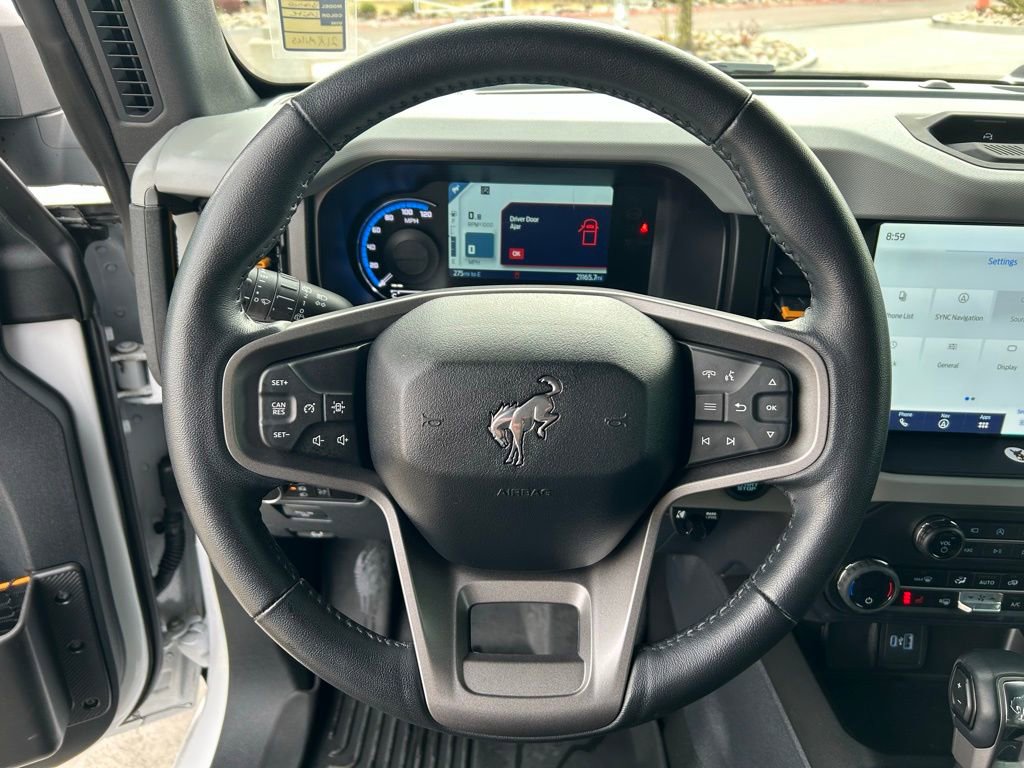 Used 2023 Ford Bronco Badlands image 11