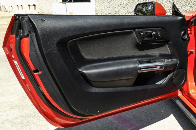 Used 2017 Ford Mustang Coupe RWD image 33
