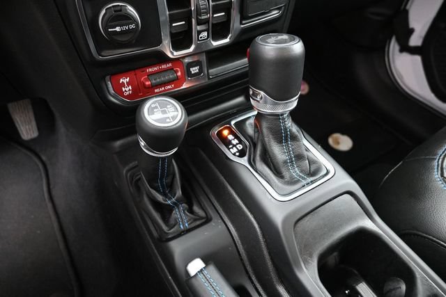 Used 2022 Jeep Wrangler Unlimited Rubicon 4xe w/ Cold Weather Group AWD/4WD image 25