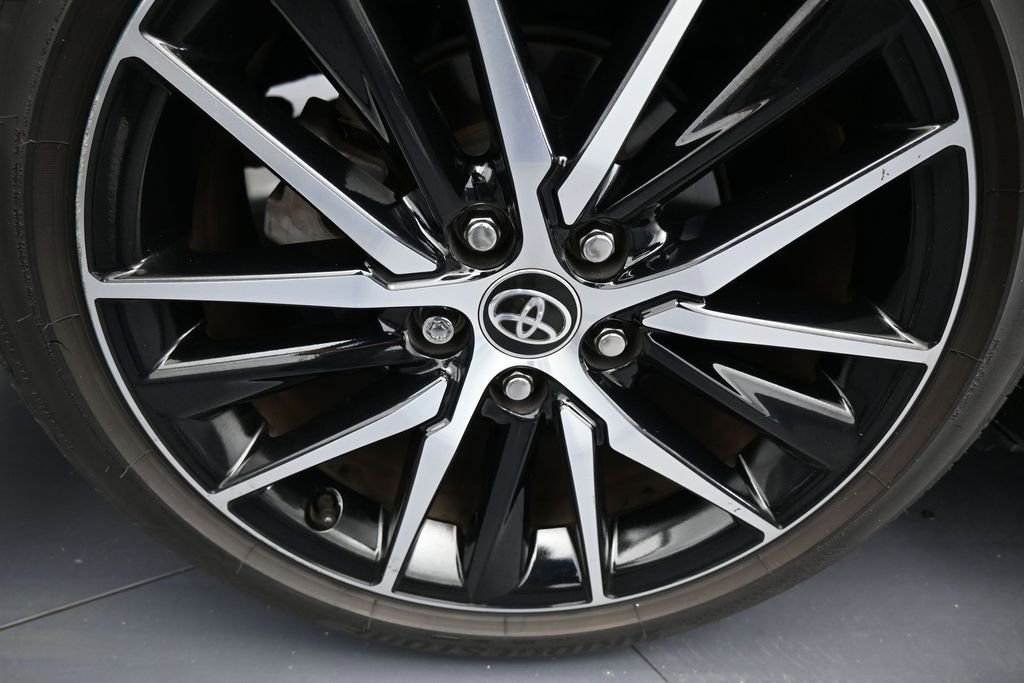 Used 2022 Toyota Camry SE FWD image 39