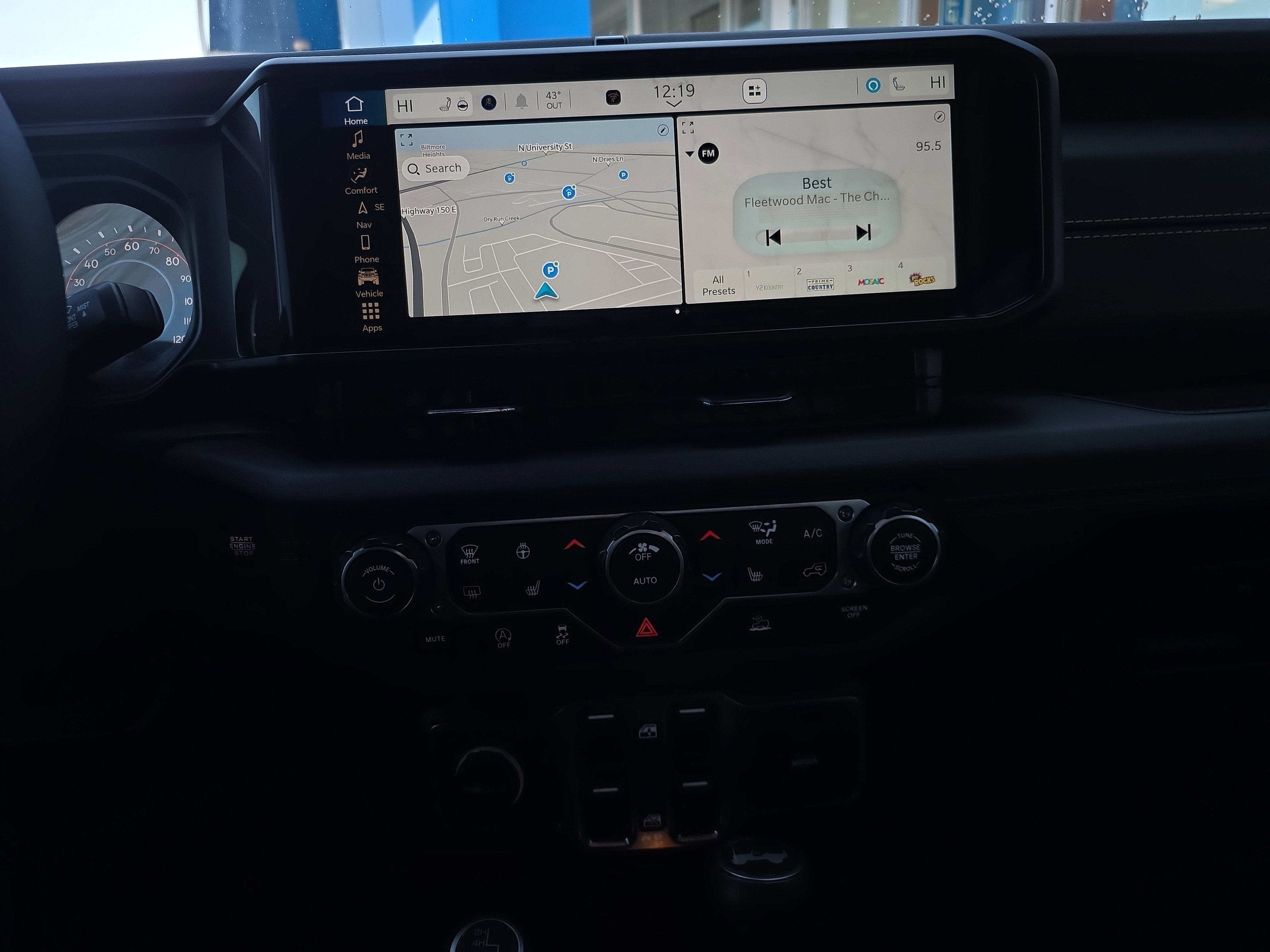 Used 2024 Jeep Wrangler Sahara w/ Technology Group image 22