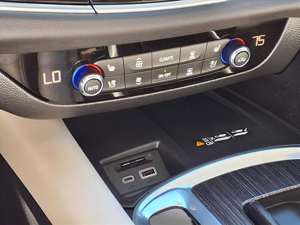 Used 2022 Buick Enclave Avenir w/ Avenir Technology Package image 15