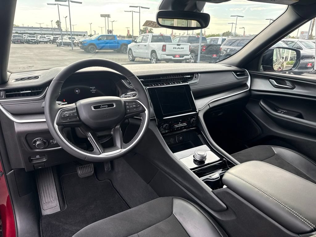 Certified 2023 Jeep Grand Cherokee Altitude RWD image 16