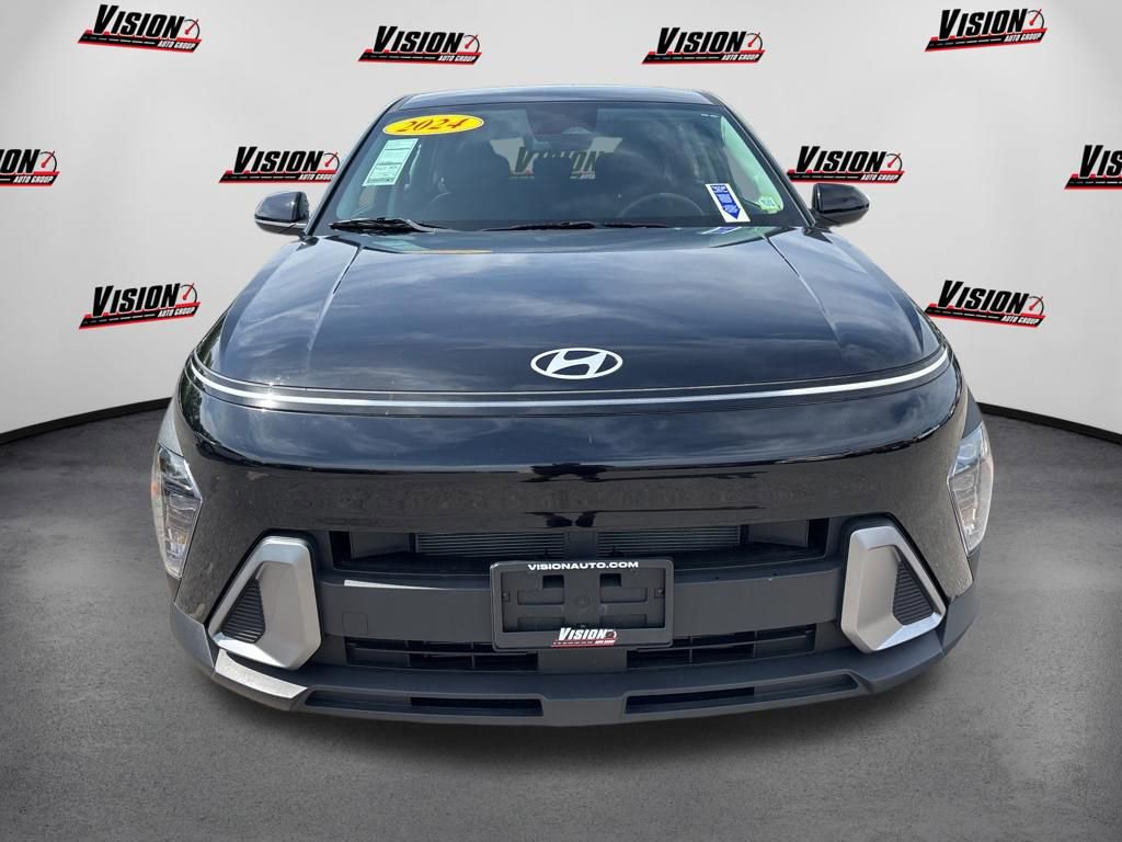 Used 2024 Hyundai Kona SE FWD image 2