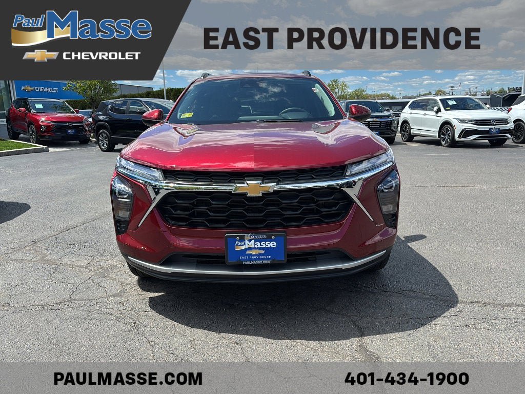 Certified 2025 Chevrolet Trax LT w/ LT Convenience Package FWD image 2