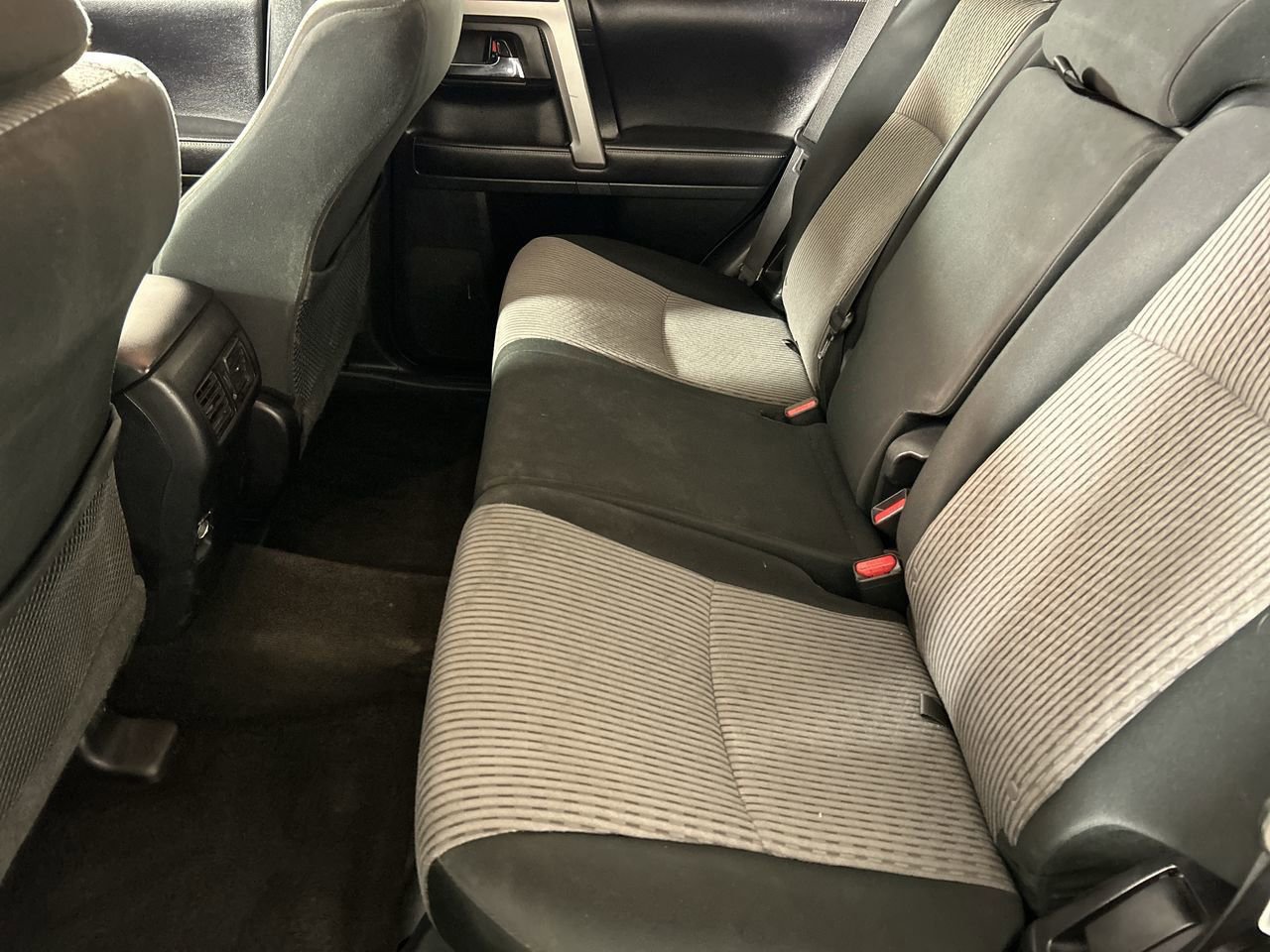 Used 2017 Toyota 4Runner SR5 AWD/4WD image 23