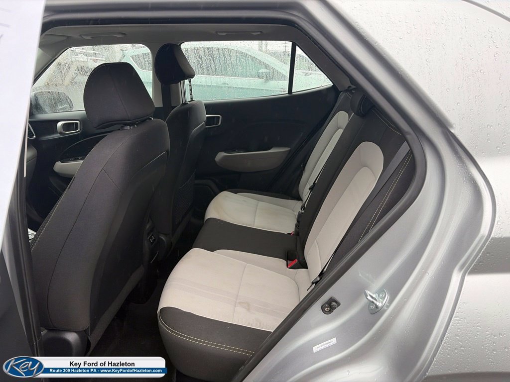 Used 2025 Hyundai Venue SEL FWD image 28