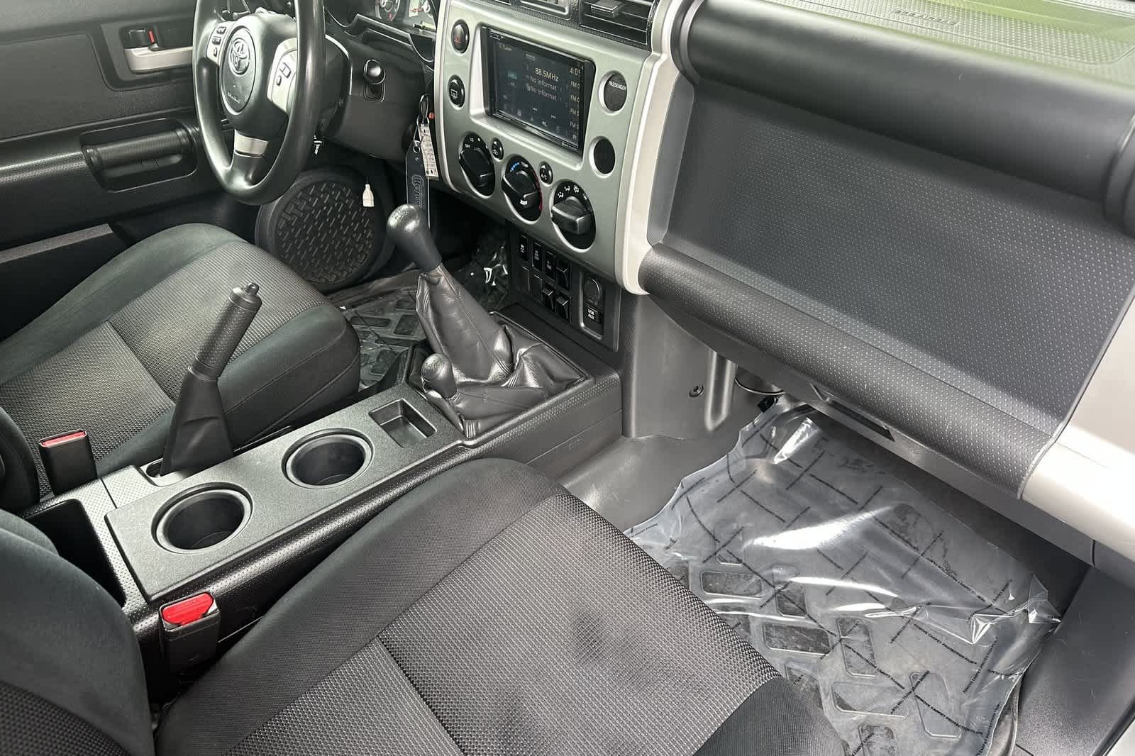 Used 2011 Toyota FJ Cruiser 4WD w/ Convenience Pkg image 16