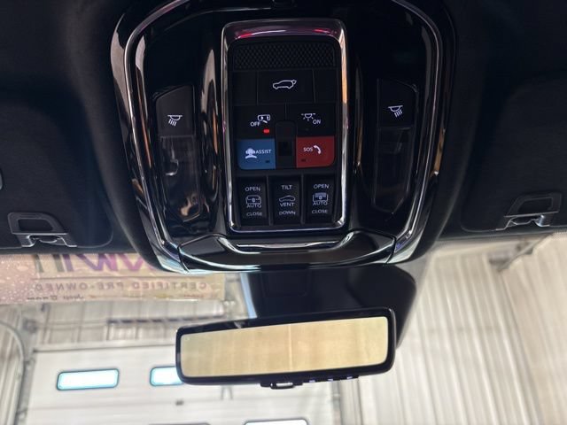 Used 2024 Jeep Grand Cherokee L Summit AWD/4WD image 20
