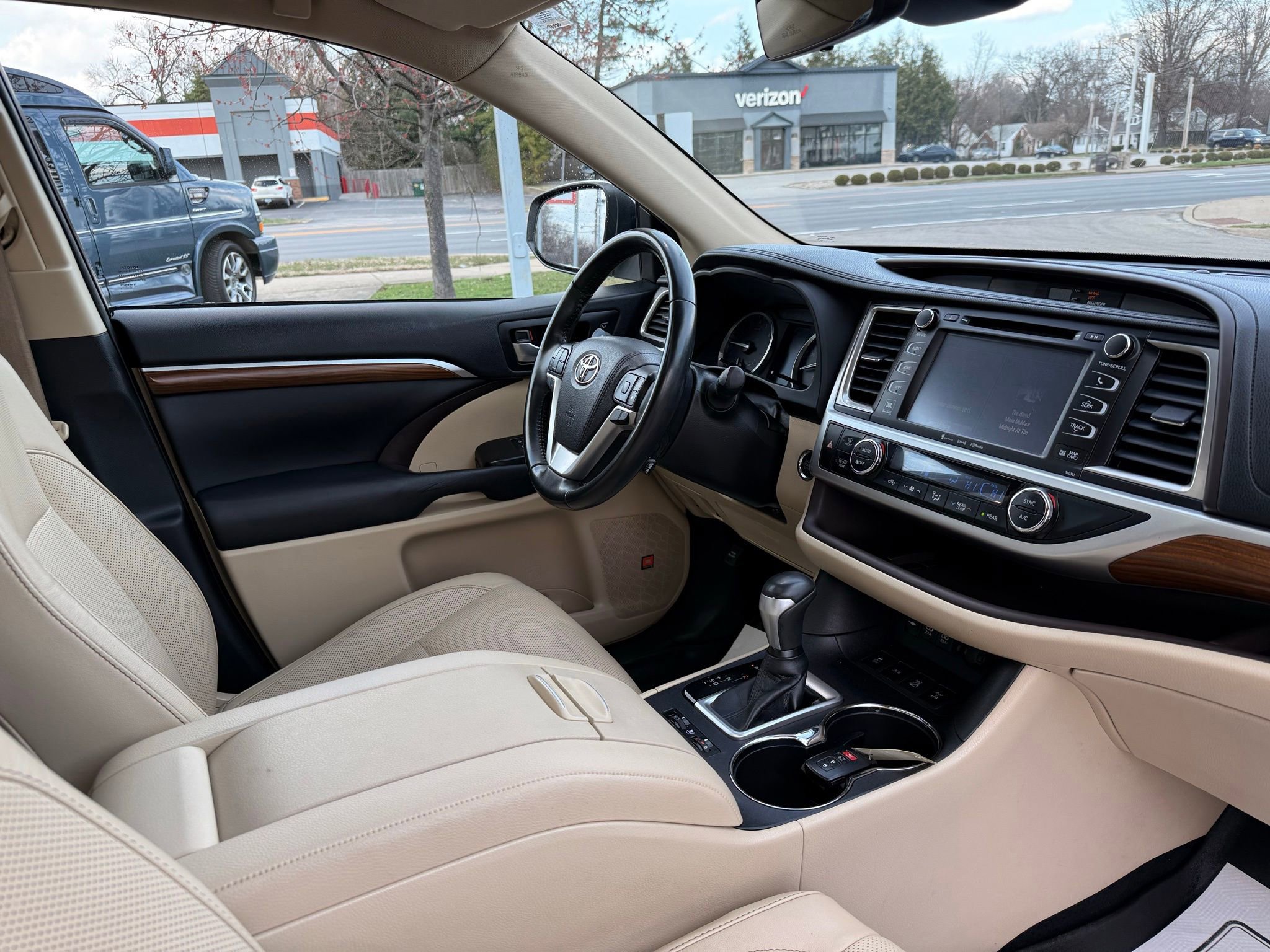 Used 2019 Toyota Highlander Limited AWD/4WD image 21