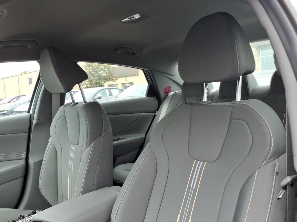 New 2026 Hyundai Elantra Sport FWD image 15