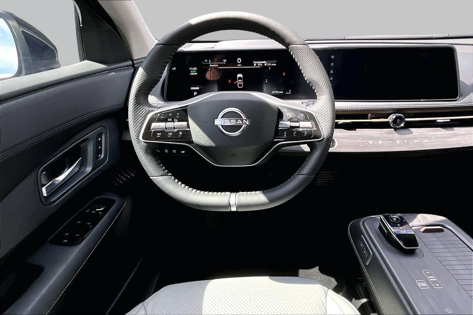 Used 2025 Nissan Ariya FWD image 5