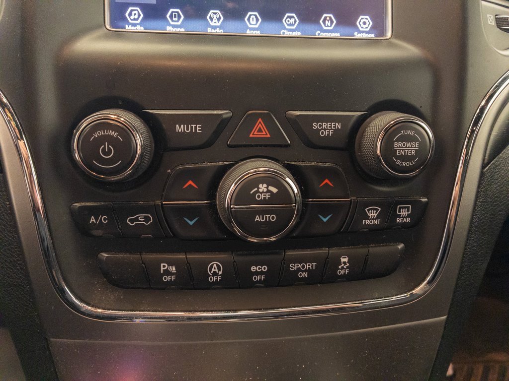 Used 2018 Jeep Grand Cherokee Laredo image 21