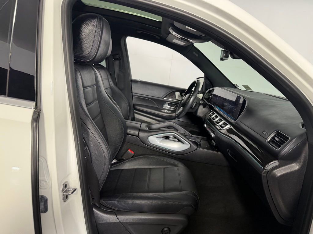 Used 2022 Mercedes-Benz GLS 450 4MATIC image 25