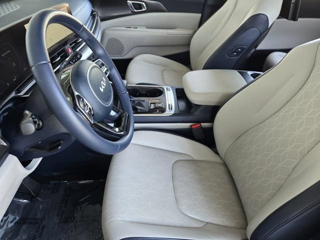Used 2025 Kia Carnival SX FWD image 12