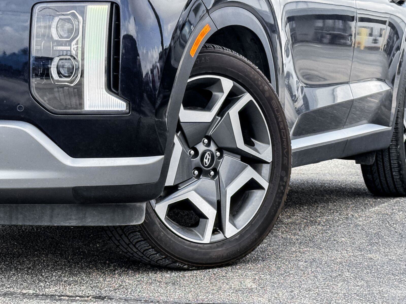 Used 2024 Hyundai Palisade SEL FWD image 2
