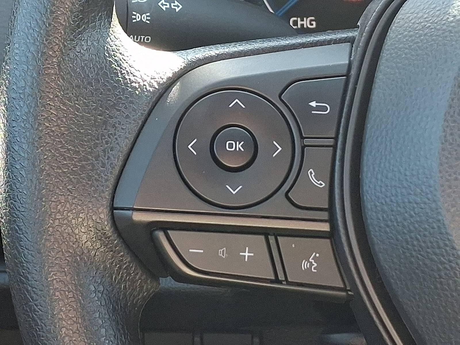 Used 2025 Toyota RAV4 XLE w/ Convenience Package image 21