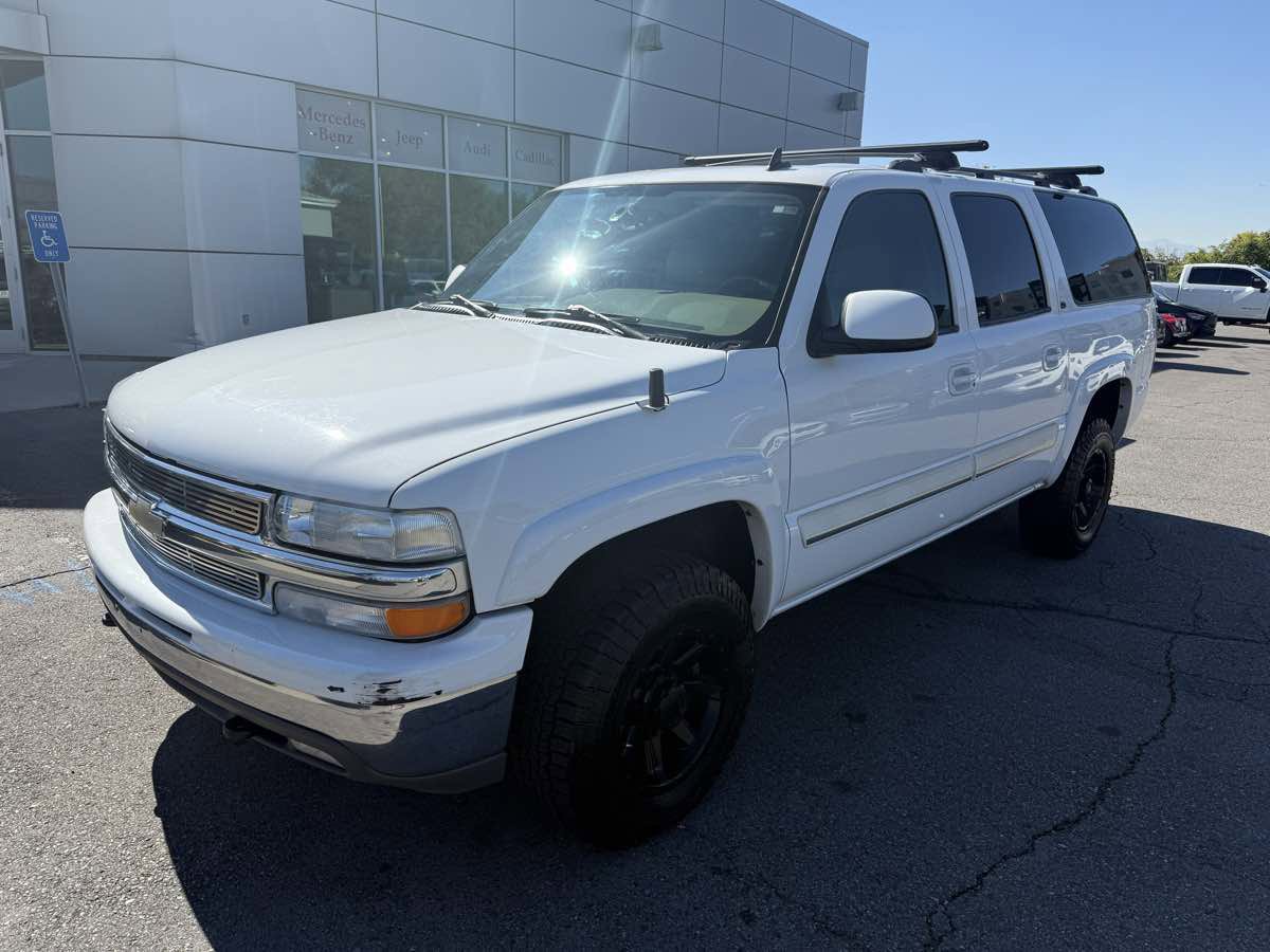 Used 2006 Chevrolet Suburban 2500 LT w/ Preferred Equipment Group image 2