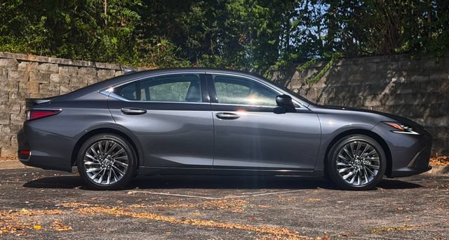 Certified 2025 Lexus ES 300h Ultra Luxury w/ Accessory Package (Z1) FWD image 3