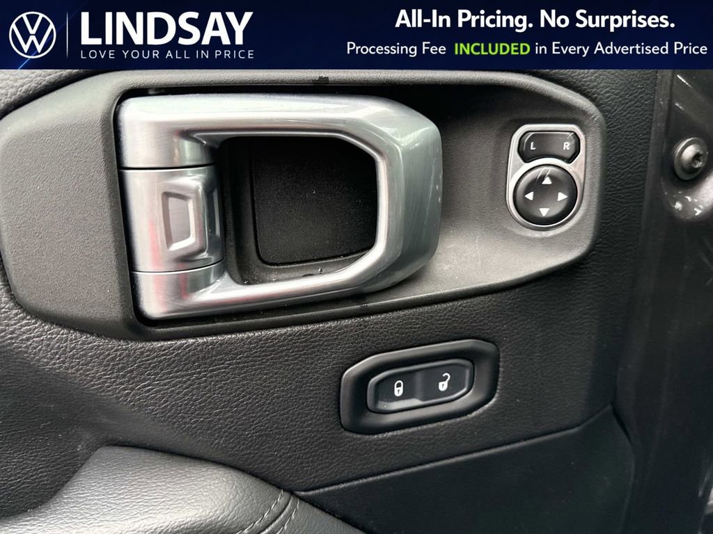 Used 2020 Jeep Wrangler Unlimited Sahara image 18