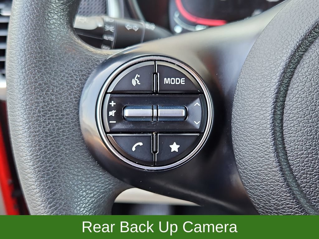 Used 2025 Kia Soul LX FWD image 11