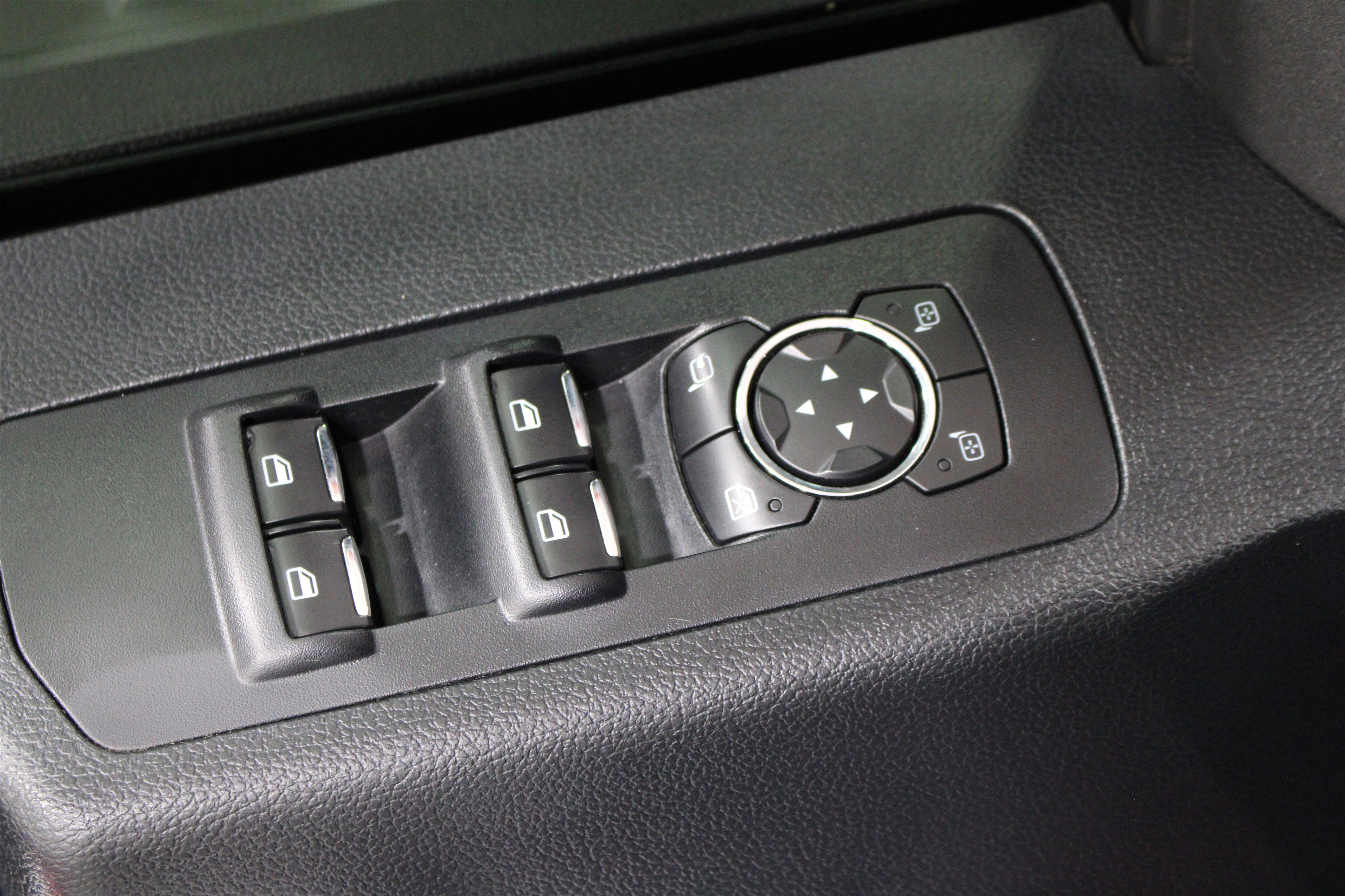 Used 2015 Ford F150 Lariat w/ Equipment Group 502A Luxury image 8