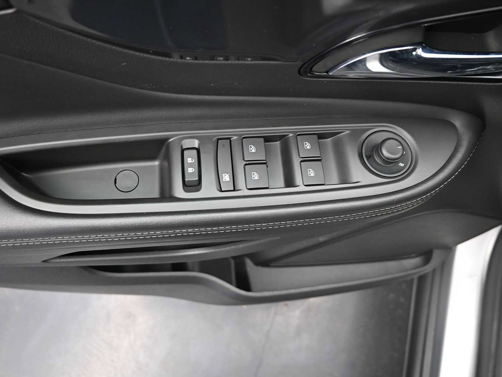 Used 2022 Buick Encore Preferred w/ Safety Package AWD/4WD image 7