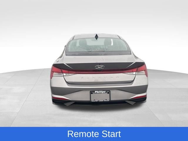 Used 2023 Hyundai Elantra SEL image 3