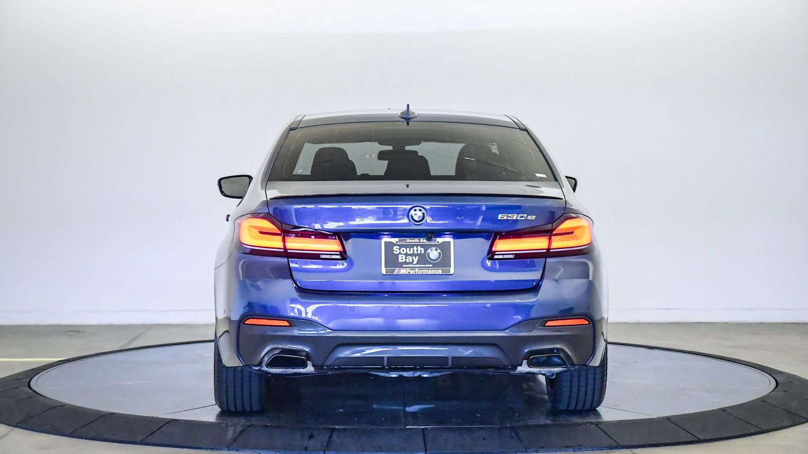 Certified 2023 BMW 530e w/ M Sport Package image 3