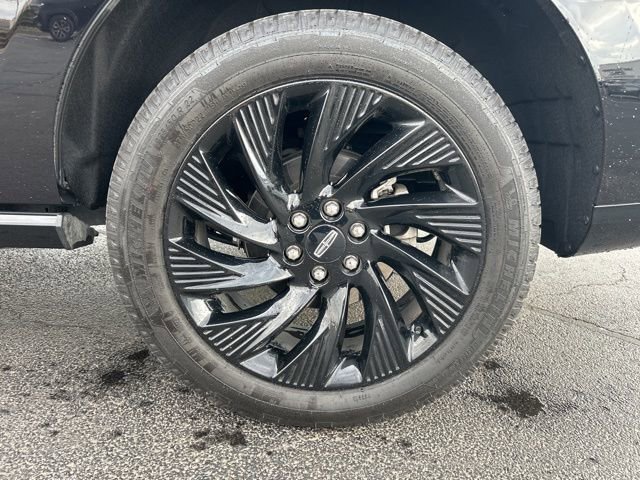 Used 2025 Lincoln Navigator Reserve w/ Jet Appearance Package AWD/4WD image 12