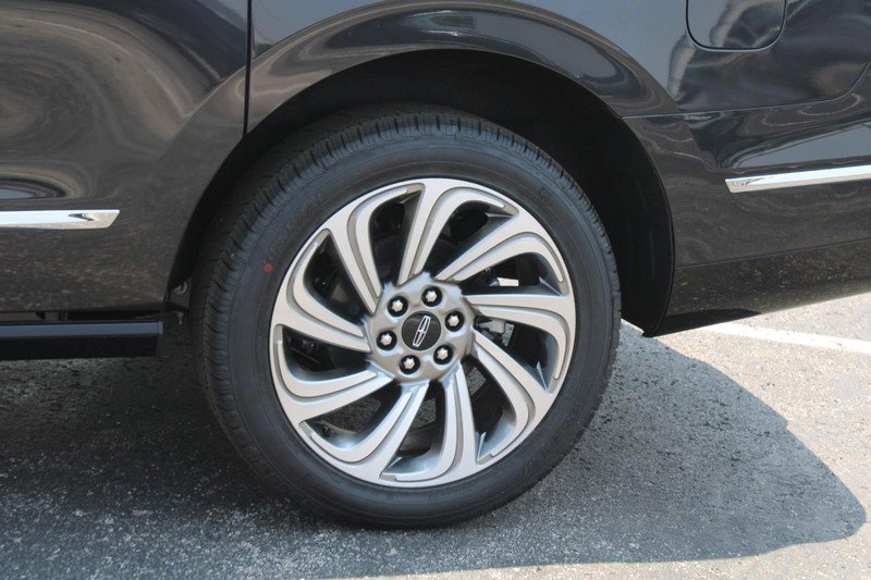 Certified 2023 Lincoln Navigator L Reserve image 9