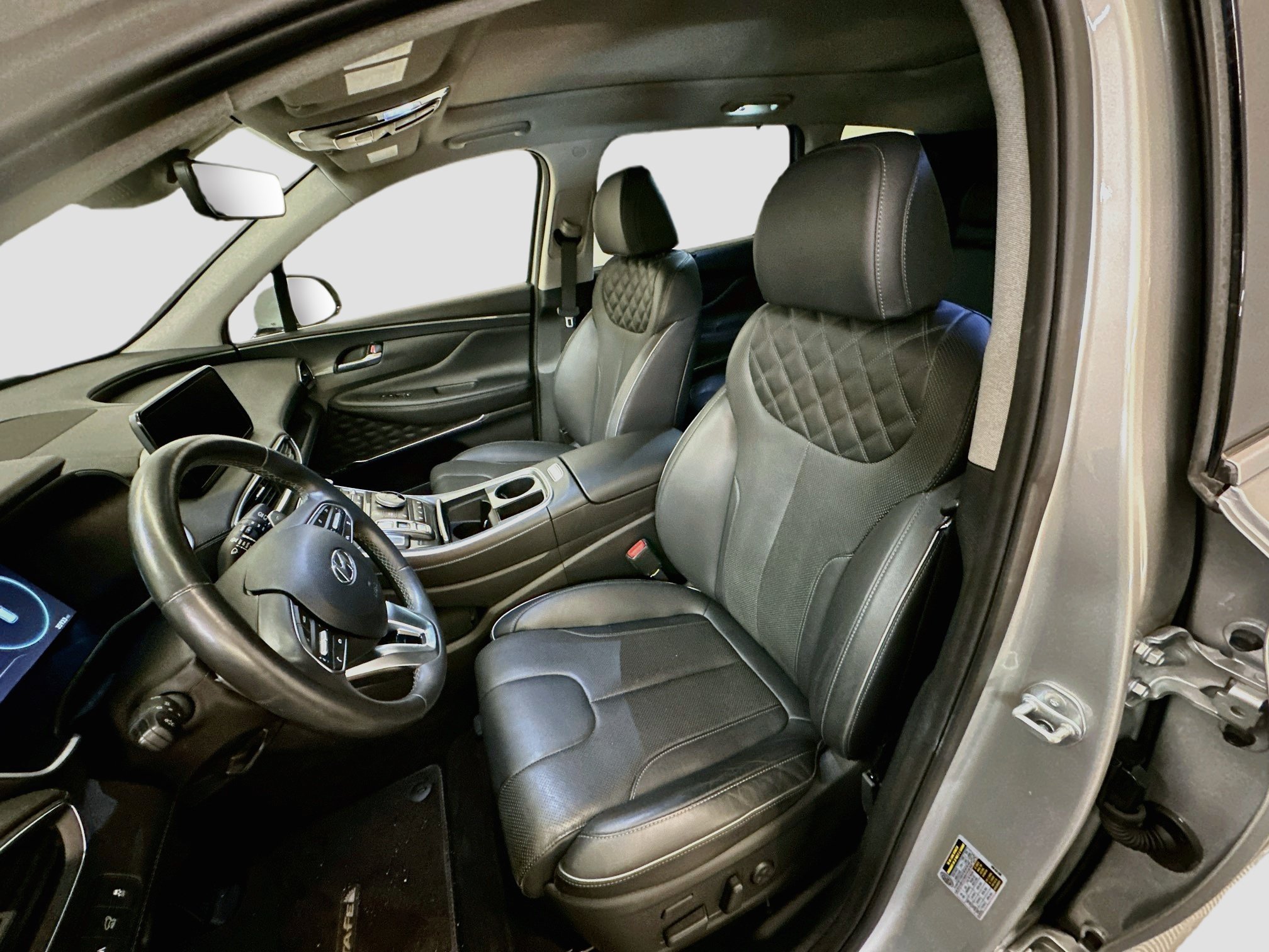 Used 2023 Hyundai Santa Fe Limited AWD/4WD image 13