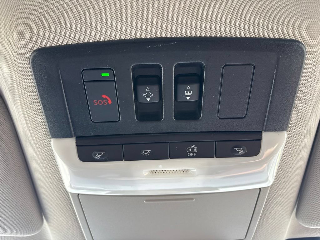 Used 2023 Nissan Pathfinder Platinum w/ Cargo Package AWD/4WD image 39