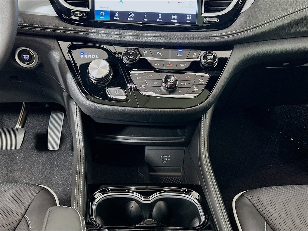 New 2026 Chrysler Pacifica Limited w/ S Appearance Package image 19
