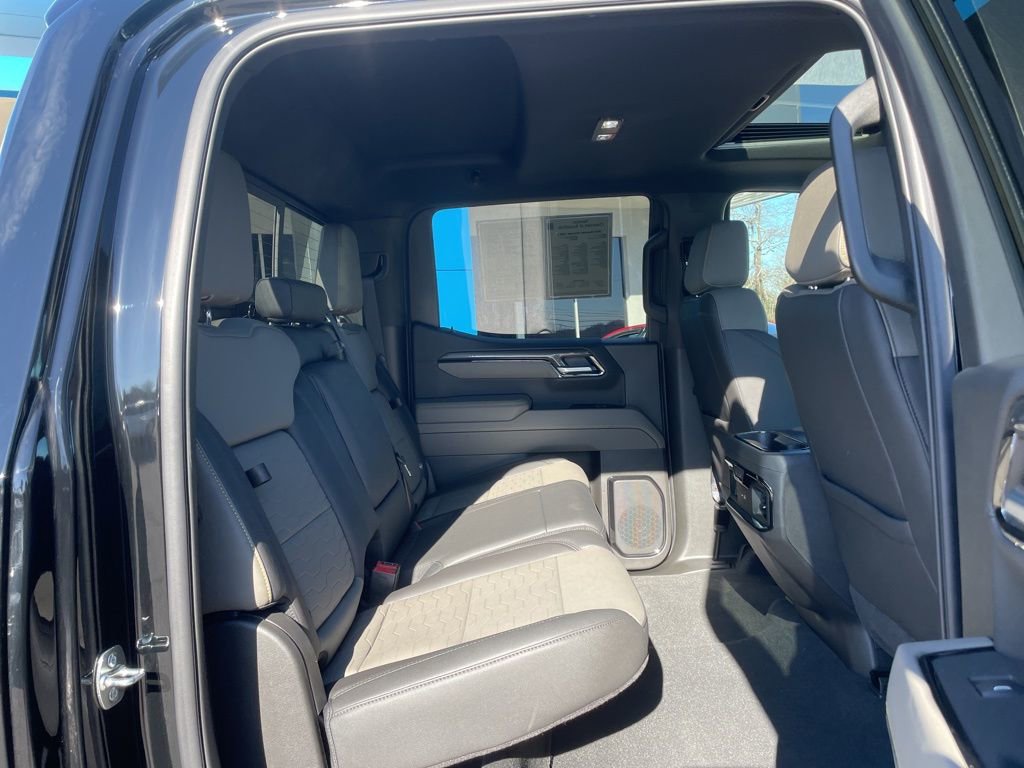 Used 2025 Chevrolet Silverado 1500 ZR2 w/ Technology Package image 32
