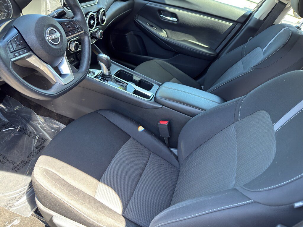 Used 2024 Nissan Sentra SV FWD image 11