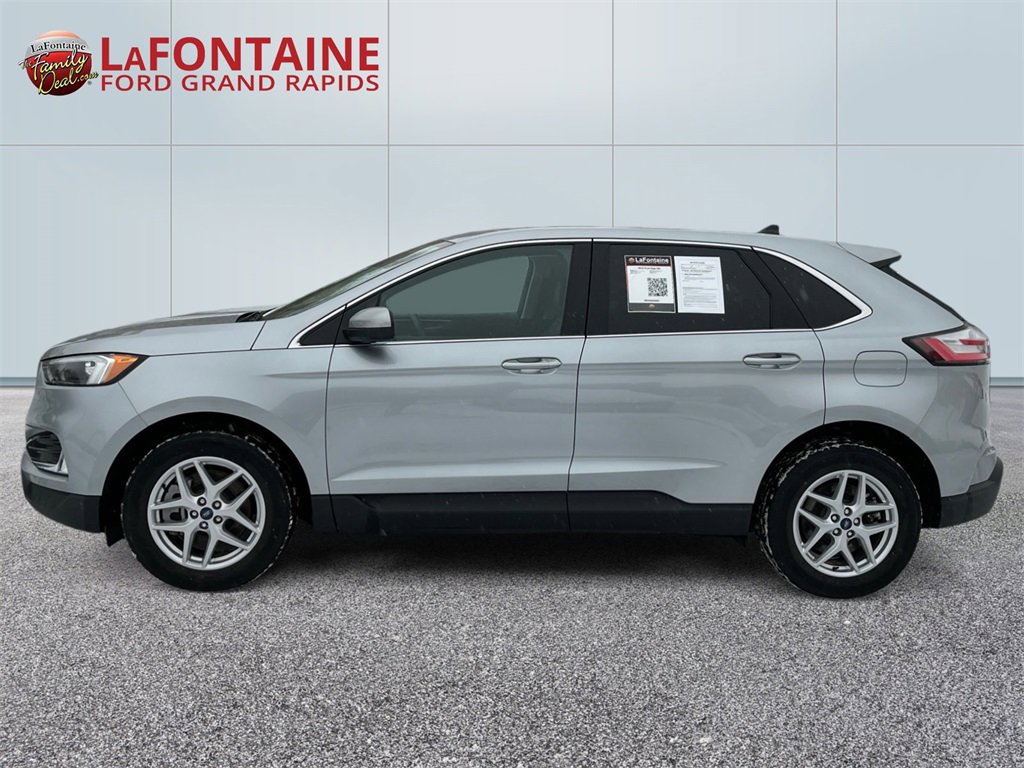 Used 2022 Ford Edge SEL w/ Convenience Package image 4