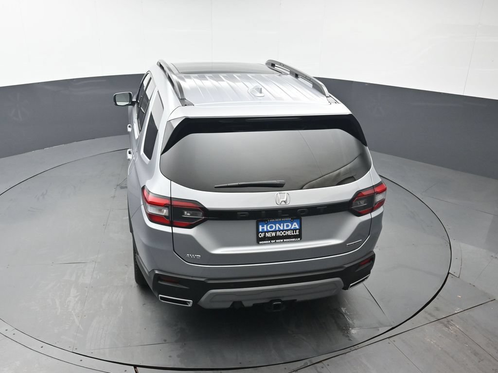 Certified 2025 Honda Pilot Touring image 45
