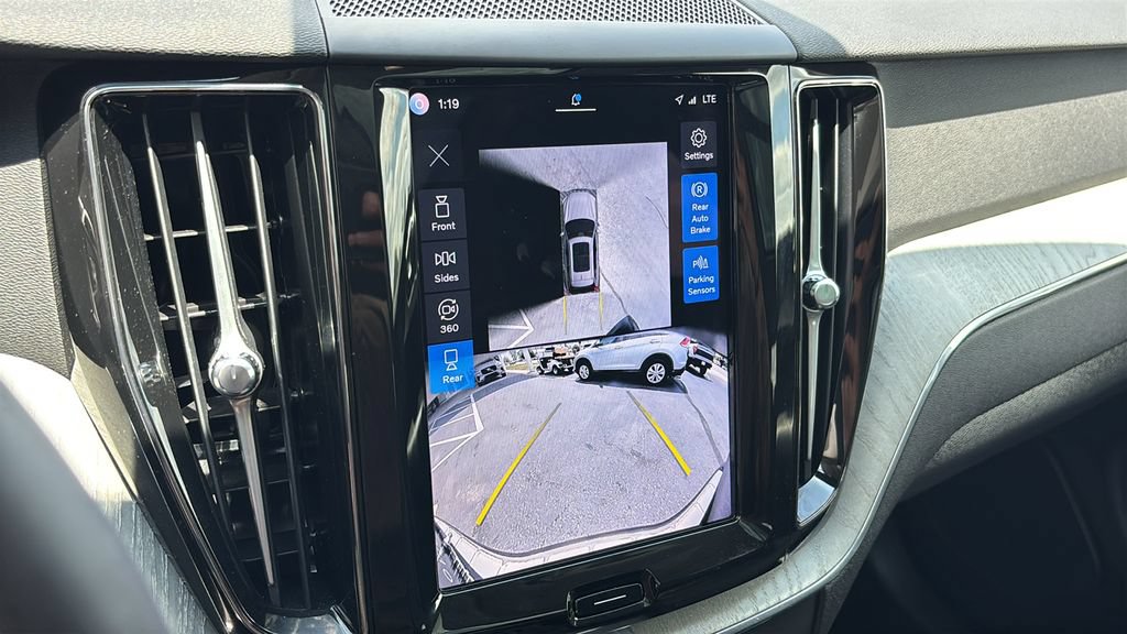 Certified 2025 Volvo XC60 T8 Plus w/ Protection Package Premier AWD/4WD image 19