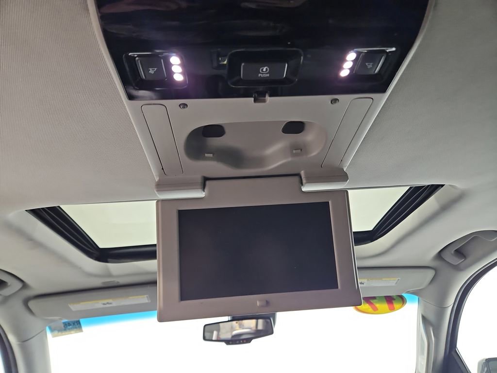 Used 2017 Chevrolet Tahoe LT image 31