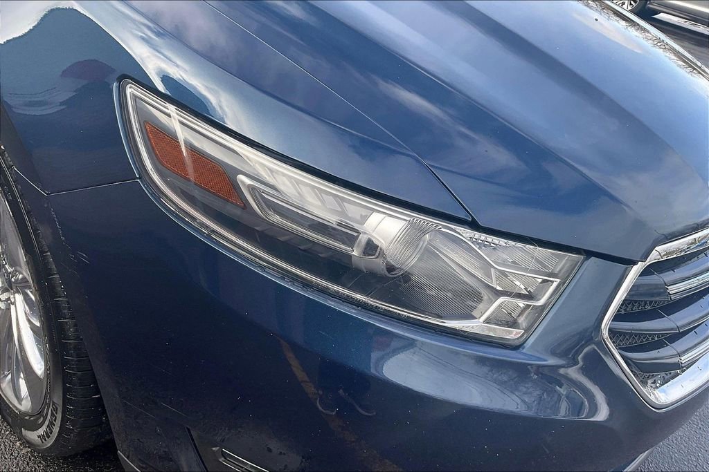 Used 2017 Ford Taurus Limited image 27
