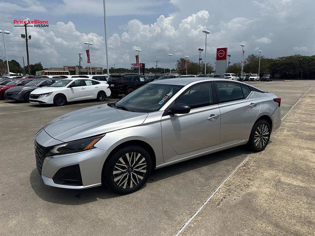Certified 2025 Nissan Altima 2.5 SV AWD/4WD image 3