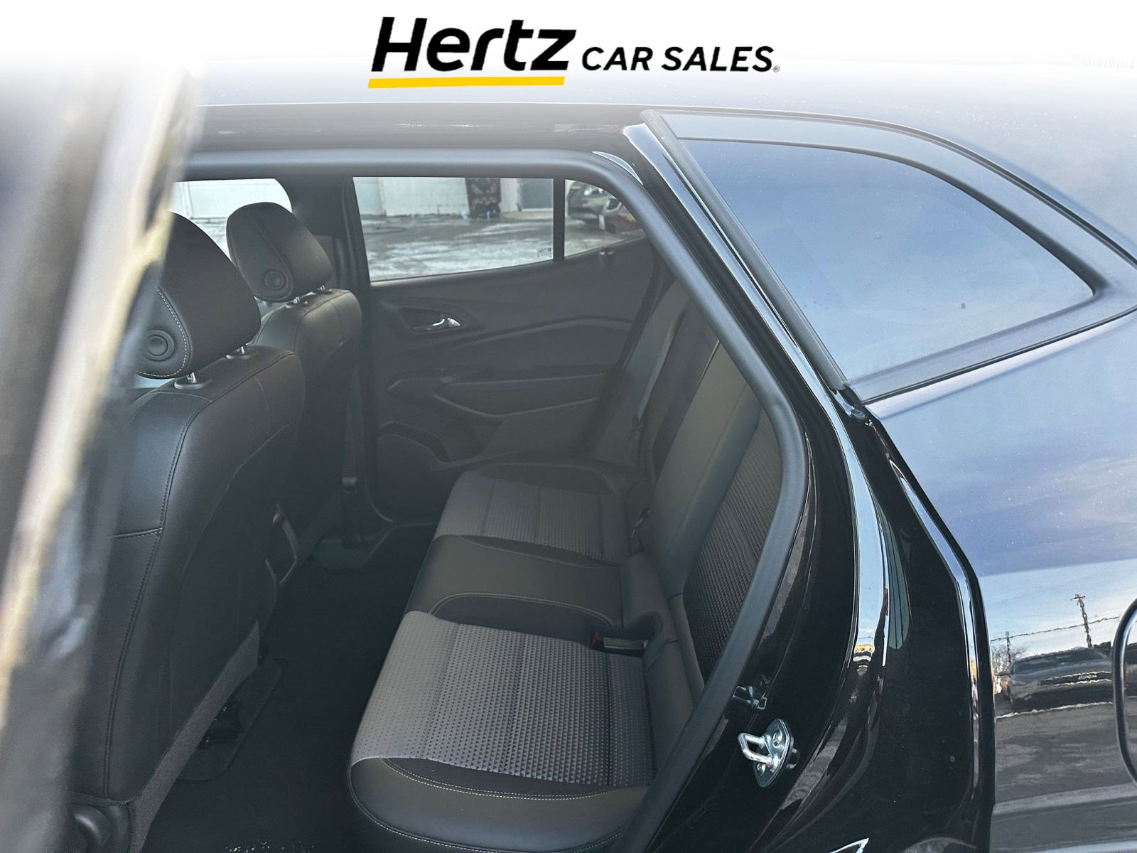 Used 2025 Chevrolet Trax LT image 7