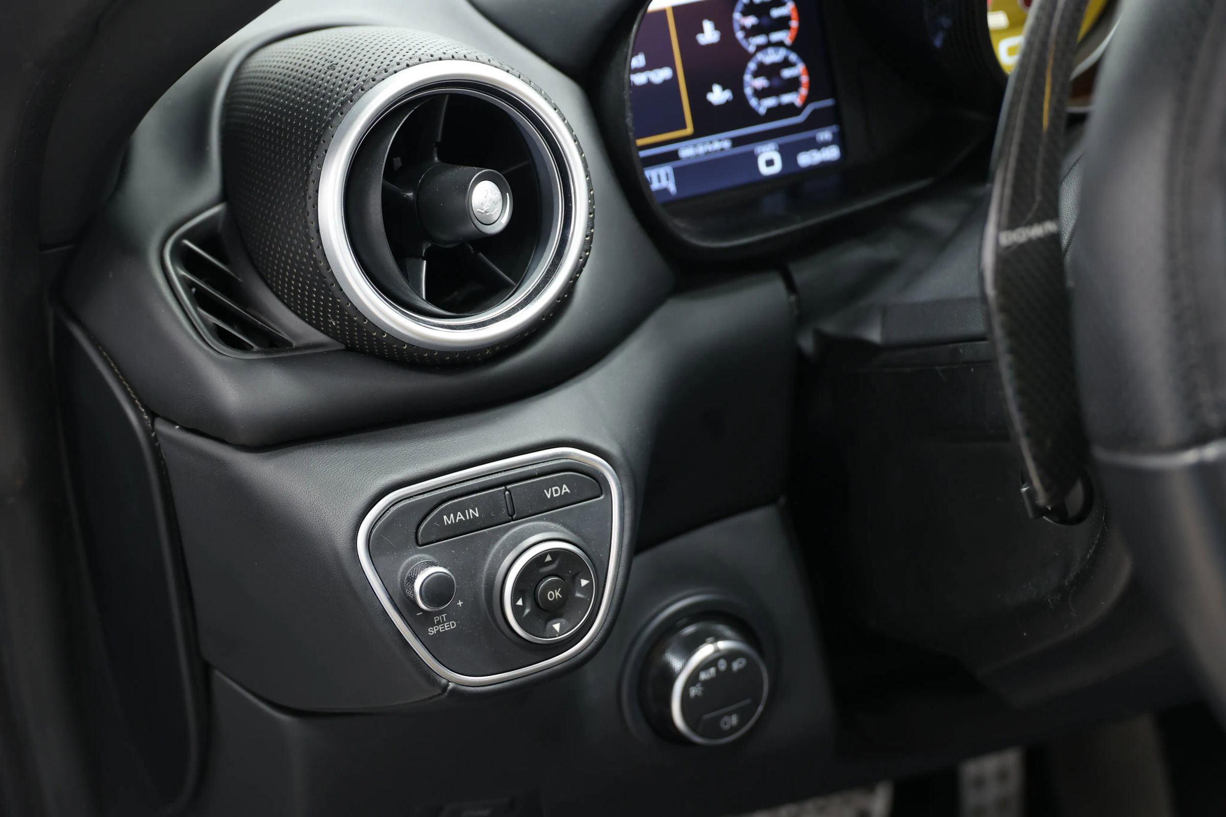 Used 2015 Ferrari California T image 22